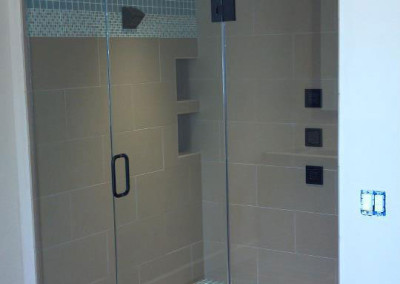 Steam shower with transom
