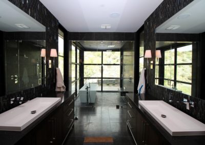 Soaking room with steam shower glass